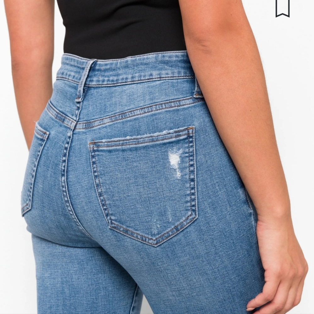 High Rise Distressed Jeans - Picture 4 of 5